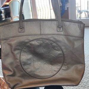 Large coach shoulder bag!